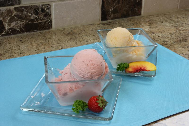 Fresh Homemade Ice Cream (Strawberry or Peach)